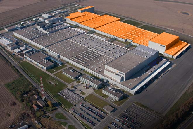 A rácalmási gyár a Hankook Tire egyetlen európai gyártóegysége és egyben a világ egyik legmodernebb abroncsgyára