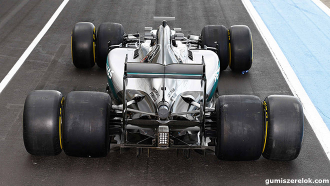 A Pirelli nyilvánosságra hozta, hogy milyen gumikat szállítanak a 2017-es F1 szezon első két hétvégéjére.