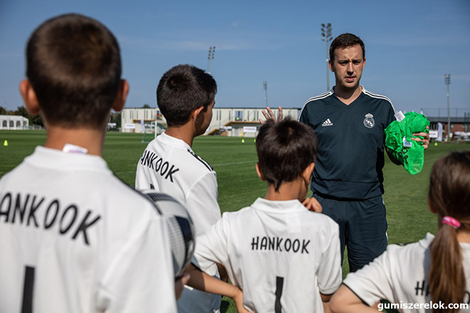 A hazai SOS Gyermekfalvak támogatása illeszkedik a Hankook a cég globális, átfogó jótékonysági tevékenységeibe, és a Real Madriddal kötött stratégiai megállapodás részeként a vállalat aktívan karolja fel rászoruló gyermekek eseményeit Európa-szerte.