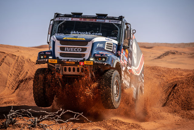 Közúton is elérhető abronccsal nyerték meg az idei Dakart. A De Rooy csapat a Goodyear OFFROAD gumijaival nyerte a sivatagi ralit