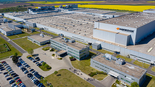 Hankook Tire új teherautó- és autóbuszabroncs-gyártó üzemcsarnokkal bővíti európai üzemét.
