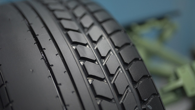 PIRELLI P ZERO: A TÖRTÉNELEM ELSŐ ULTRA NAGY TELJESÍTMÉNYŰ ABRONCSÁNAK 40 ÉVES SZÜLETÉSI JUBILEUMÁT ÜNNEPELJÜK