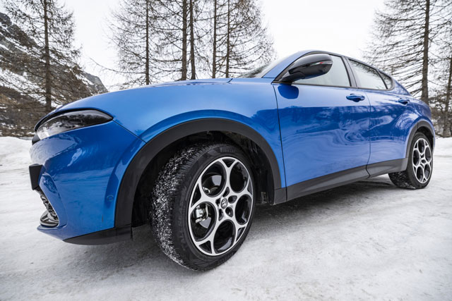 ÚJ PIRELLI CINTURATO ALL SEASON SF3 BEMUTATKOZIK: A FÉKEZÉSI BAJNOK, AMELY 'A' MINŐSÍTÉST SZEREZETT AZ EURÓPAI GUMIABRONCS-CÍMKÉN NEDVES TAPADÁSÉRT